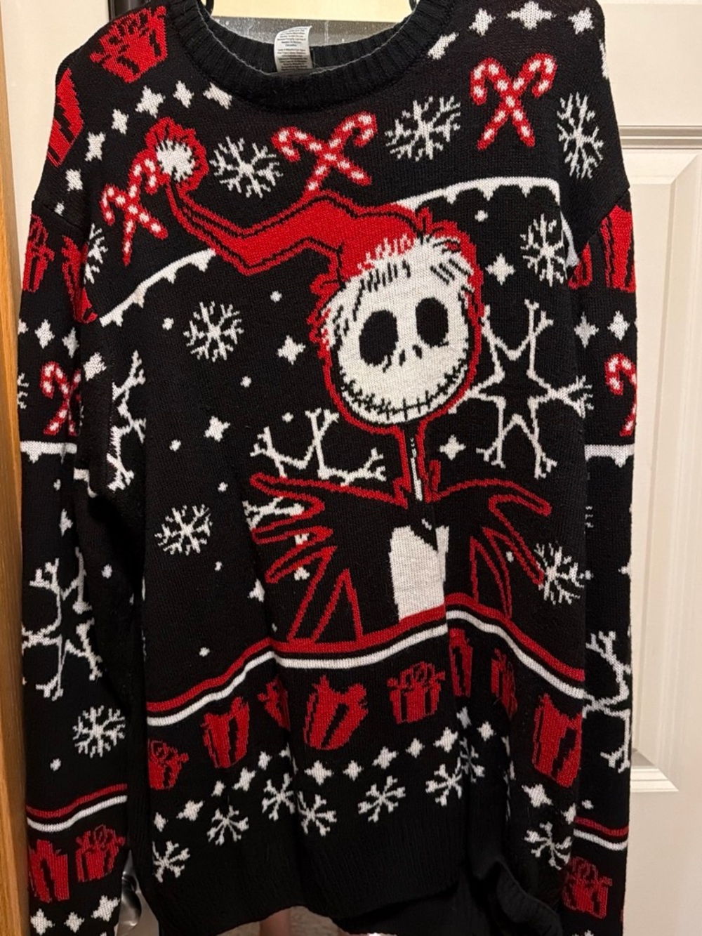 Men's Crewneck Sweater - Black/Red Holiday Graphic